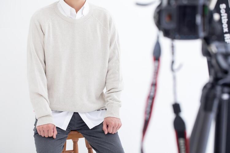 好印象を与えたい人必見!就活の証明写真におすすめの「背景色」を紹介1