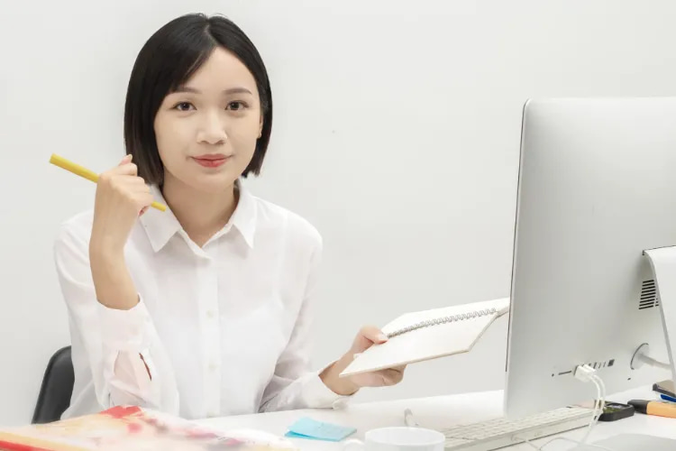 ショートヘア女子の就活の証明写真におすすめの髪型やセット方法を解説！2