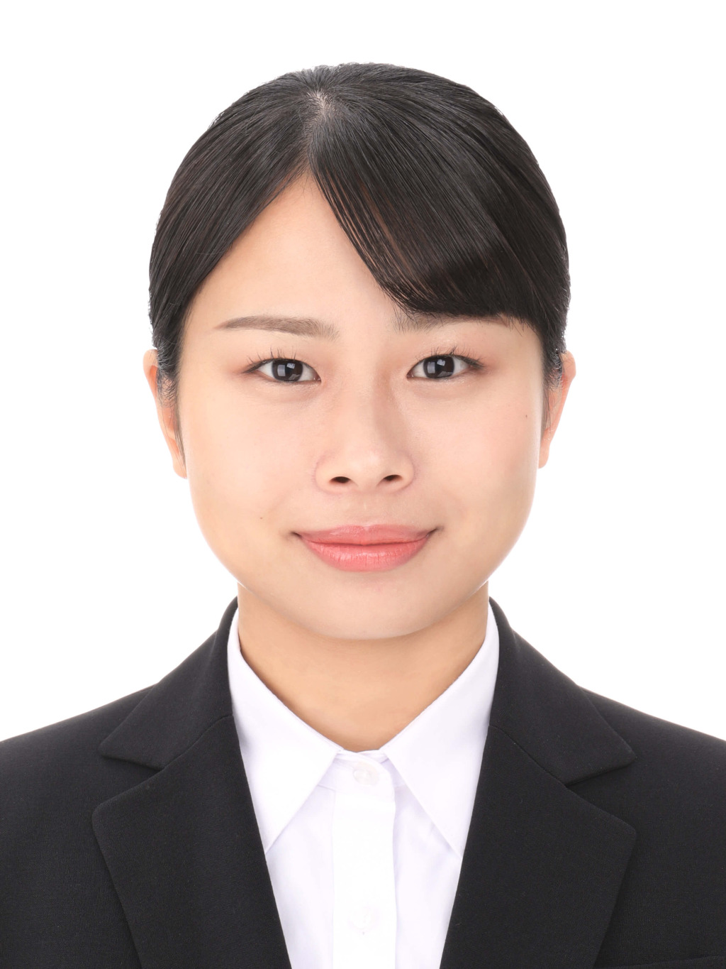 女子就活生のプロがヘアメイクして、撮影指導をした証明写真のアフター