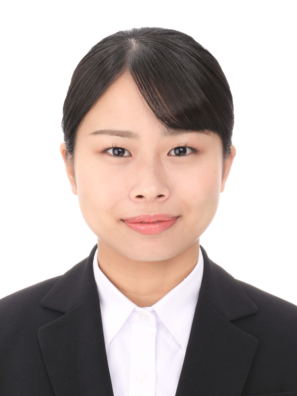 女子就活生の証明写真のビフォー