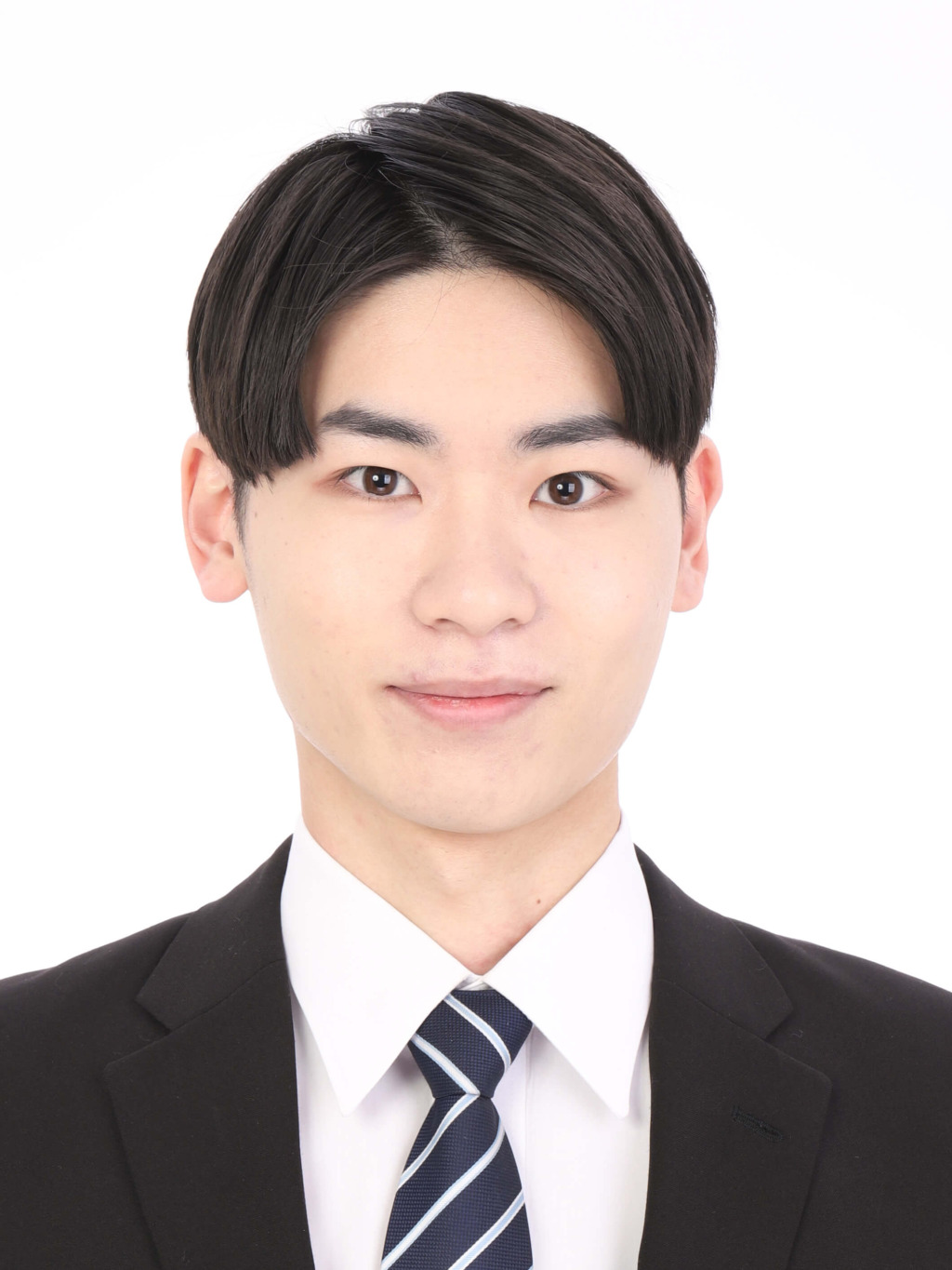 女子就活生の証明写真のビフォー