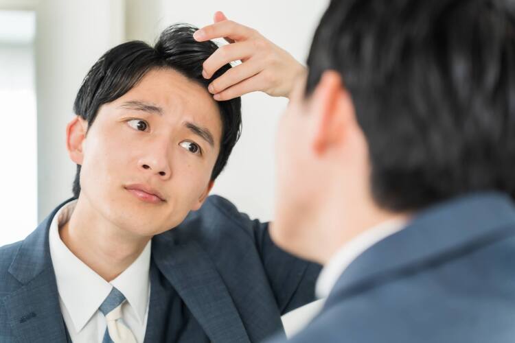 就活写真と面接の髪型が「違う」と合否に影響する?撮り直し基準も1