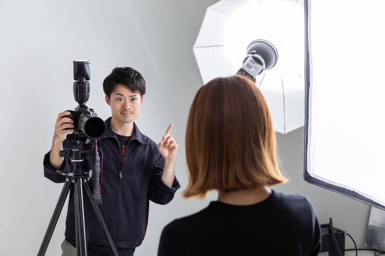 就活写真と面接の髪型が「違う」と合否に影響する?撮り直し基準も2