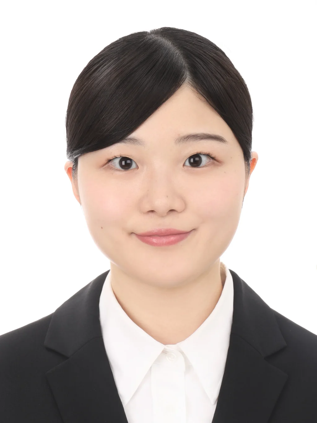 女子就活生のプロがヘアメイクして、撮影指導をした証明写真のアフター