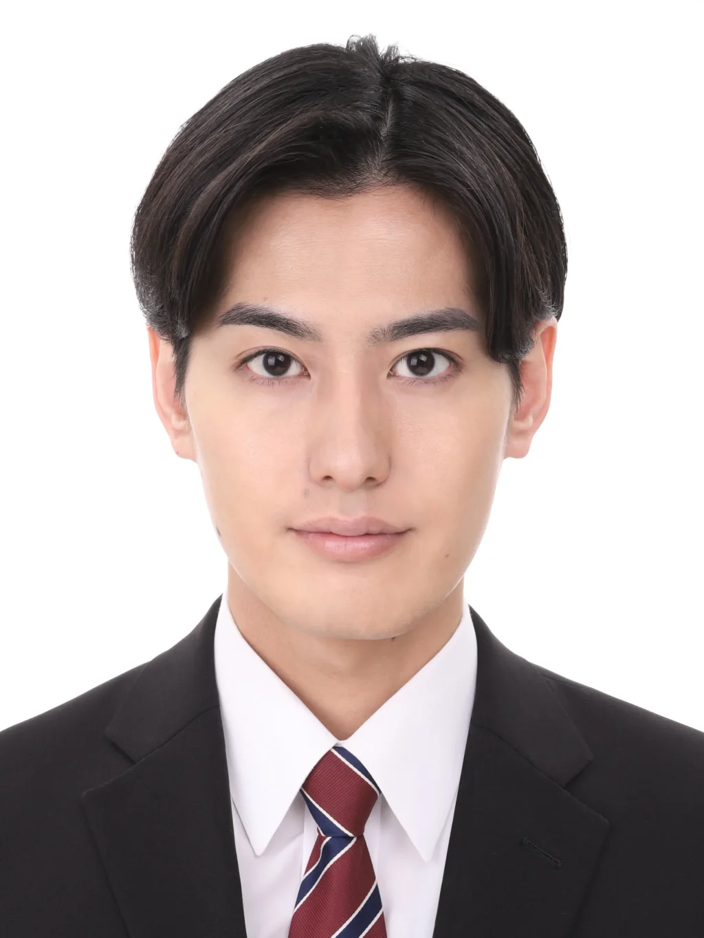 女子就活生のプロがヘアメイクして、撮影指導をした証明写真のアフター