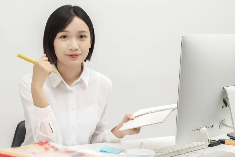 ショートヘア女子の就活の証明写真におすすめの髪型やセット方法を解説!2