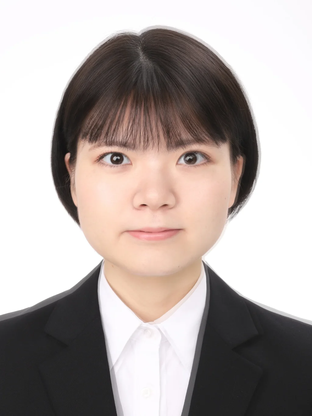 女子就活生の証明写真のビフォー