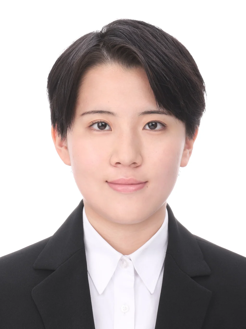 女子就活生のプロがヘアメイクして、撮影指導をした証明写真のアフター