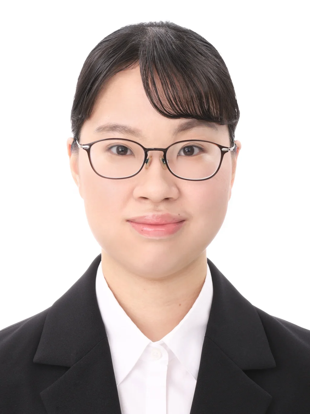 女子就活生のプロがヘアメイクして、撮影指導をした証明写真のアフター