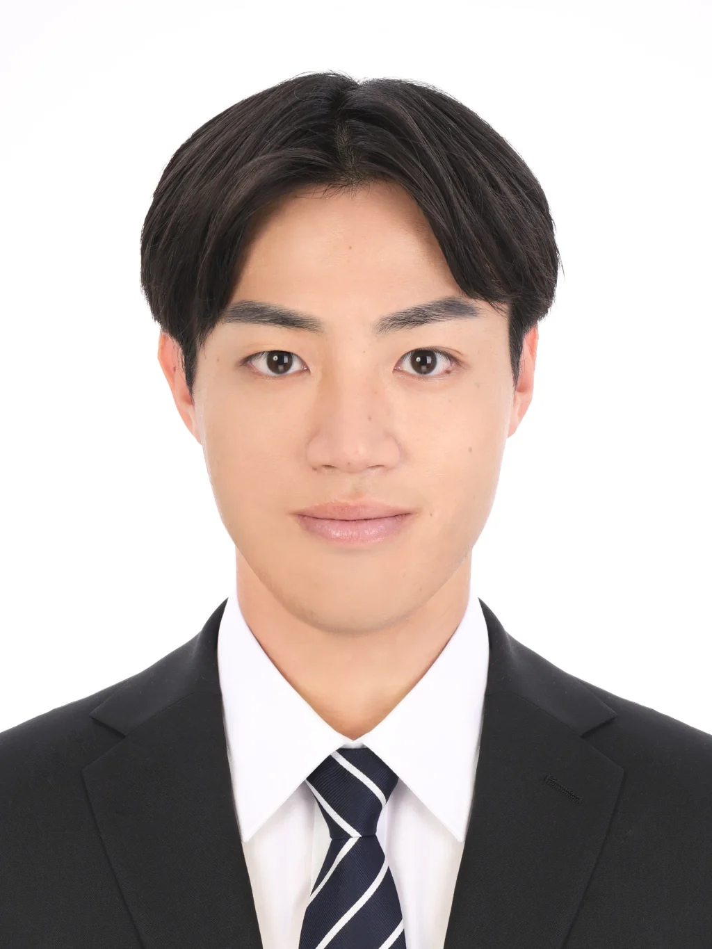 女子就活生のプロがヘアメイクして、撮影指導をした証明写真のアフター