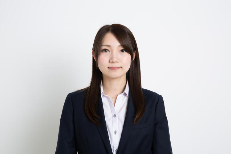 女性必見!転職に役立つ「証明写真」の撮り方のコツを紹介!NG例も2