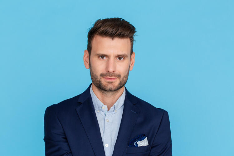 3分で分かる!インターン就活写真の背景色に適した色と柄2