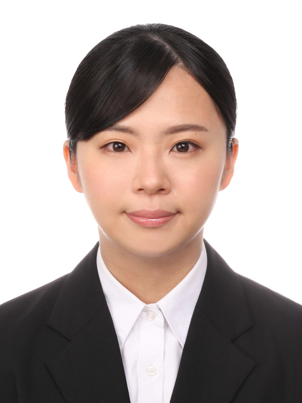 女子就活生のプロがヘアメイクして、撮影指導をした証明写真のアフター