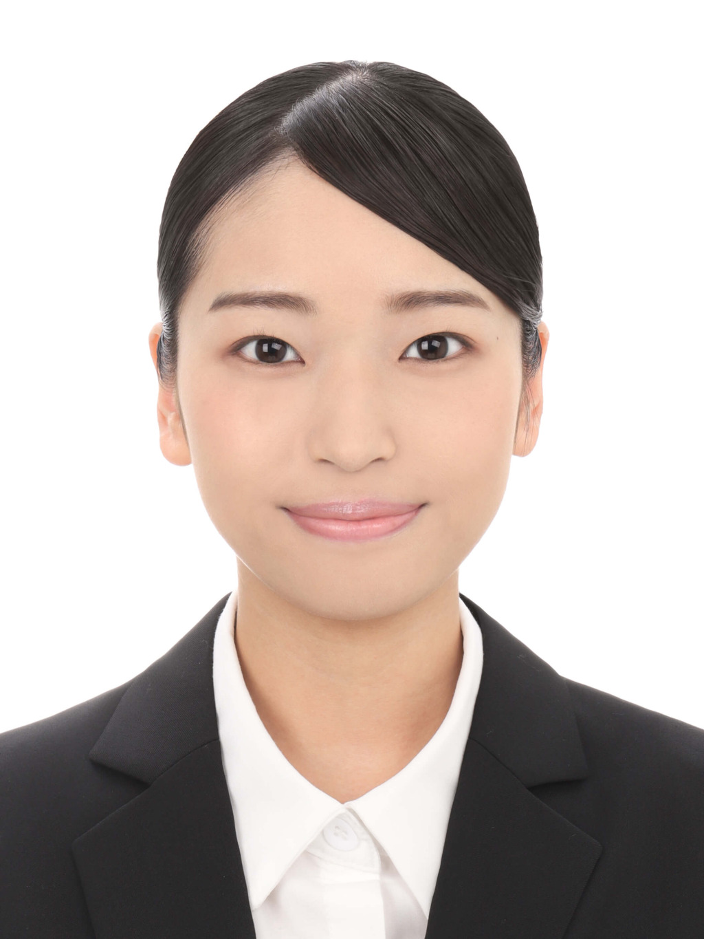 女子就活生のプロがヘアメイクして、撮影指導をした証明写真のアフター