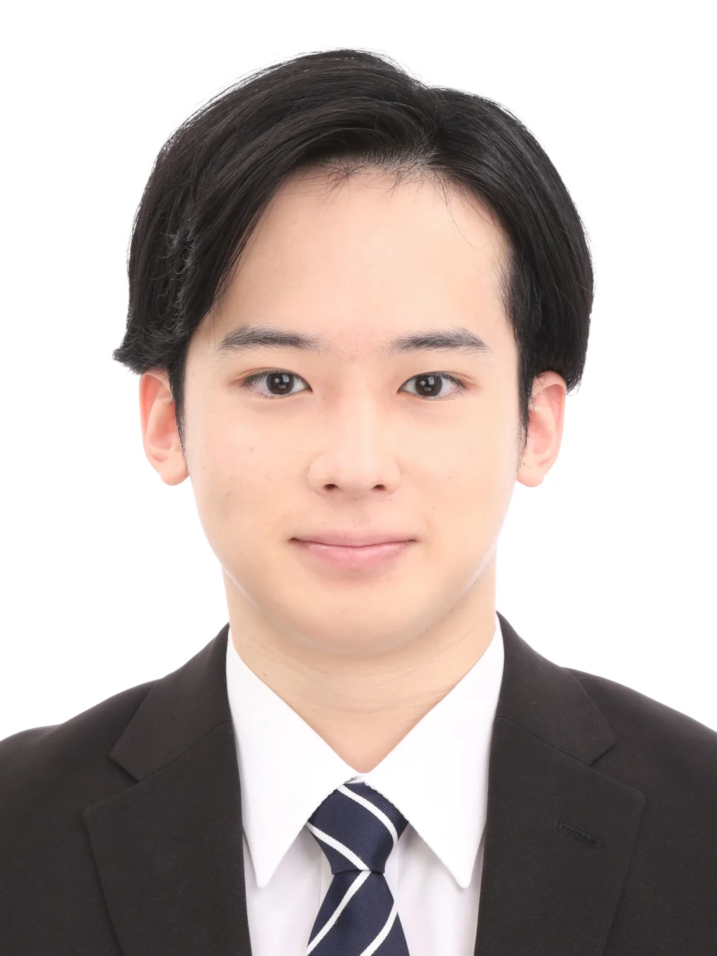 女子就活生の証明写真のビフォー