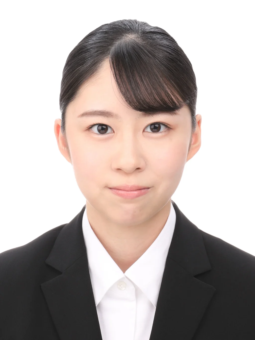 女子就活生の証明写真のビフォー