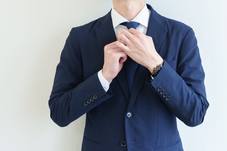 男子のインターンシップ応募用写真の【戦略的】な撮り方を解説1