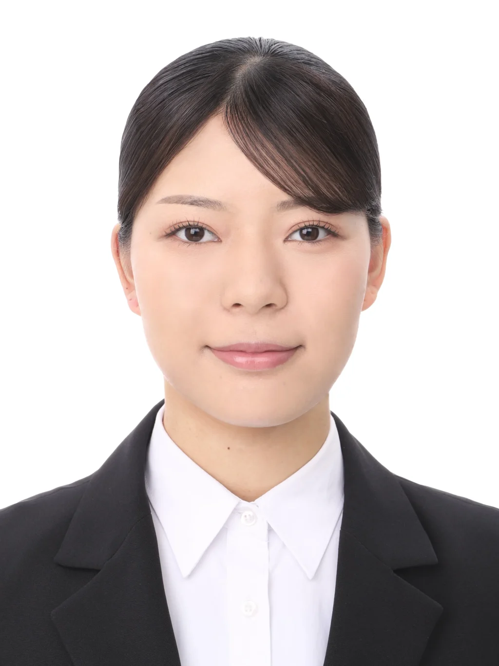 女子就活生のプロがヘアメイクして、撮影指導をした証明写真のアフター