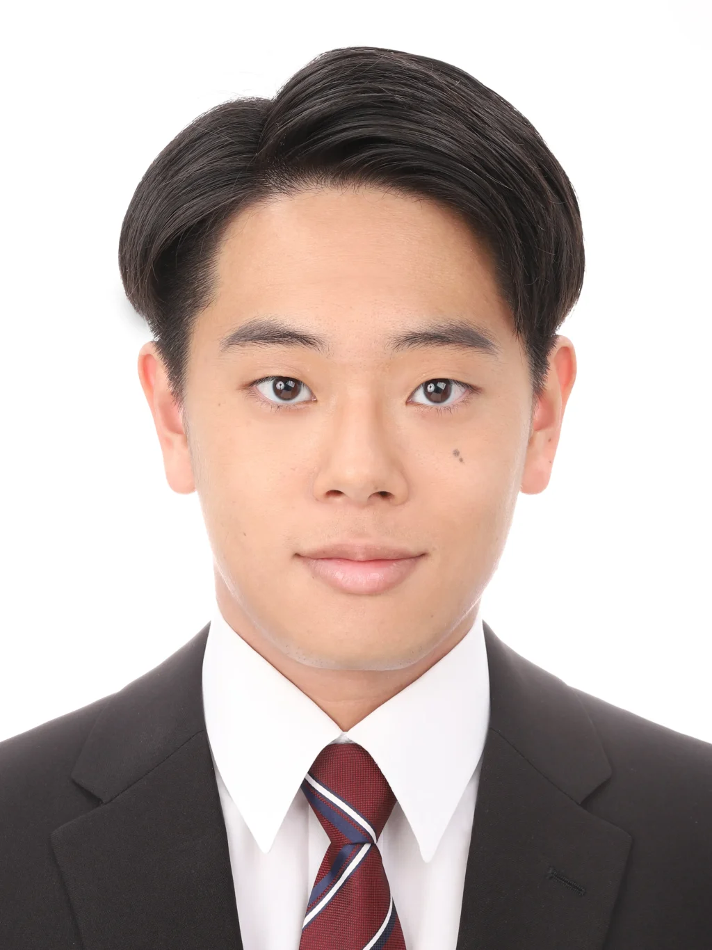 女子就活生のプロがヘアメイクして、撮影指導をした証明写真のアフター