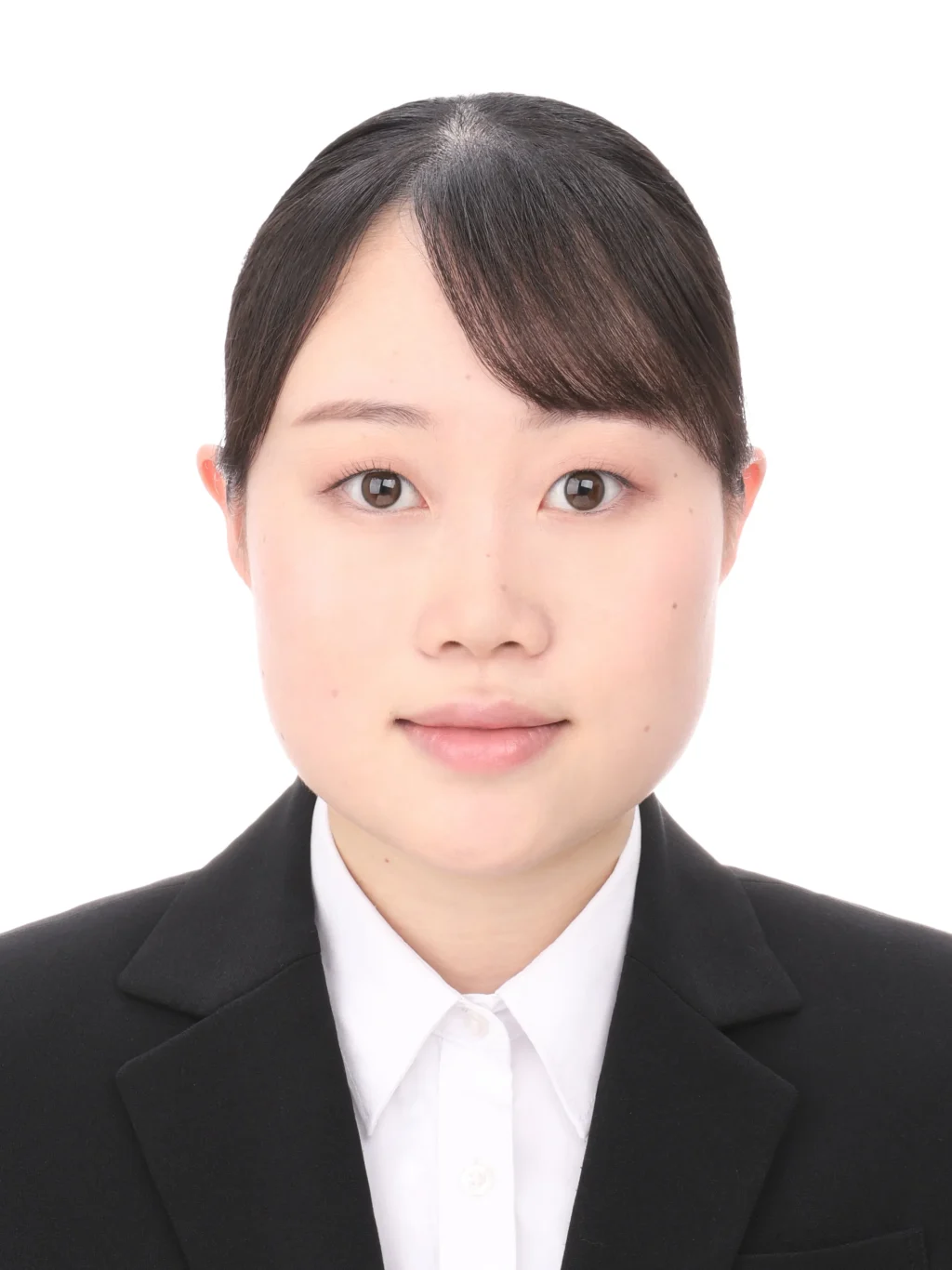 女子就活生のプロがヘアメイクして、撮影指導をした証明写真のアフター