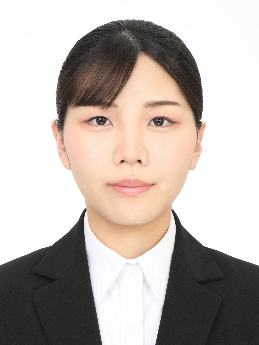 女子就活生のプロがヘアメイクして、撮影指導をした証明写真のアフター