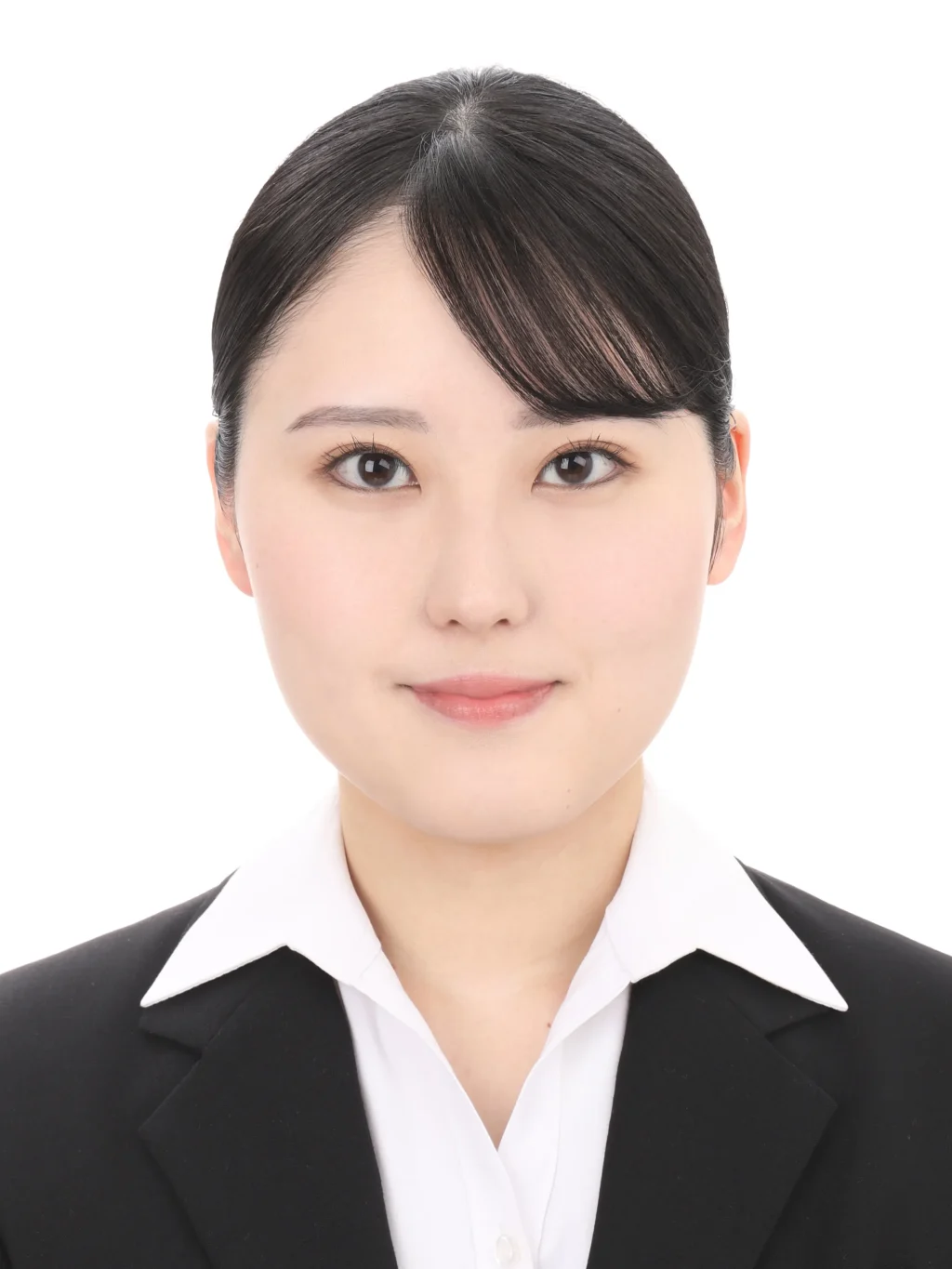 女子就活生のプロがヘアメイクして、撮影指導をした証明写真のアフター