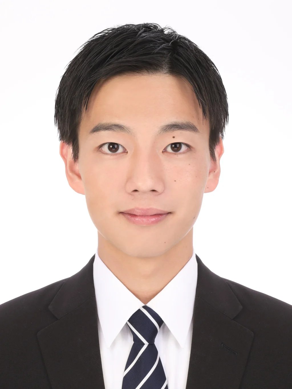 女子就活生のプロがヘアメイクして、撮影指導をした証明写真のアフター