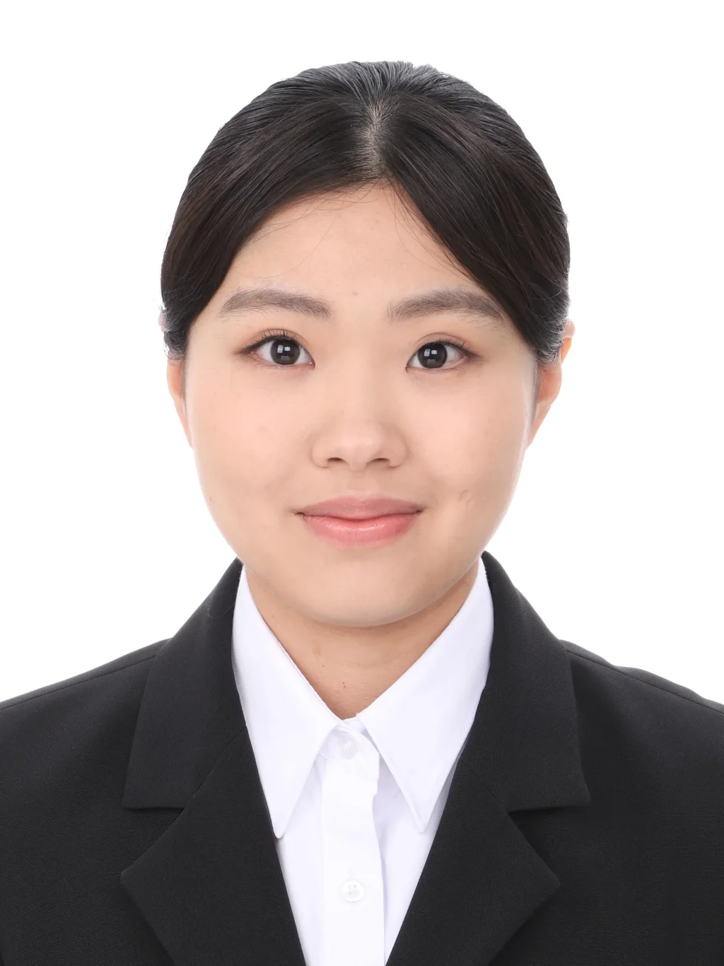 女子就活生の証明写真のビフォー