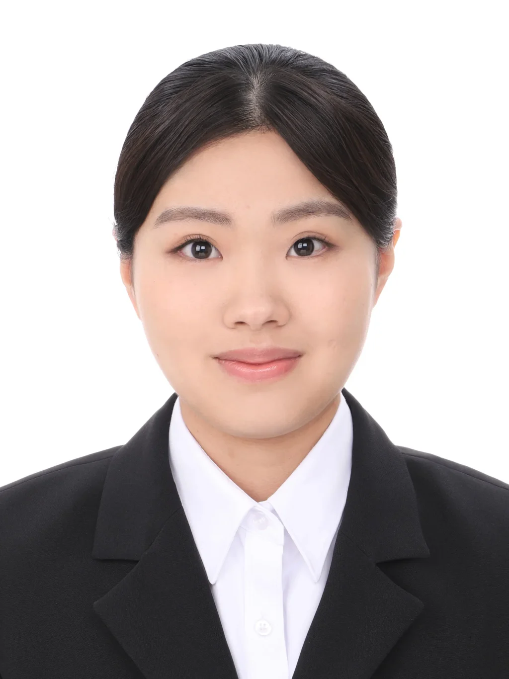 女子就活生のプロがヘアメイクして、撮影指導をした証明写真のアフター