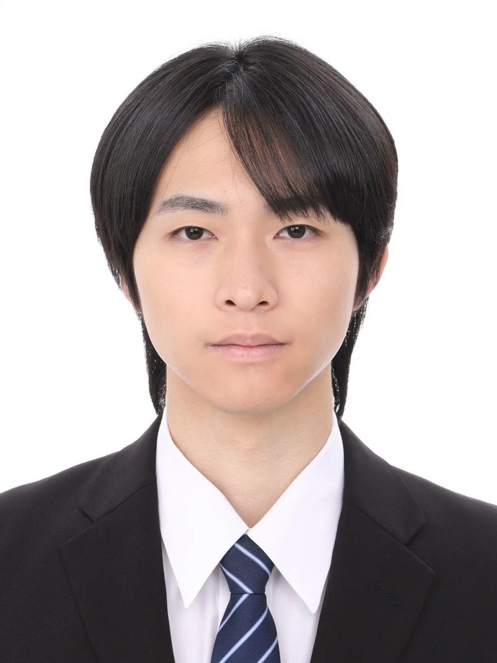 女子就活生の証明写真のビフォー