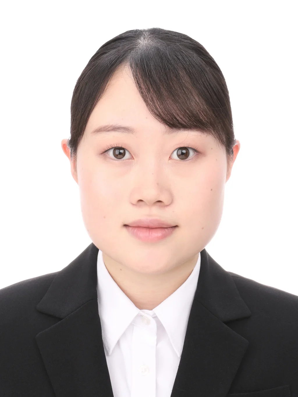 女子就活生の証明写真のビフォー