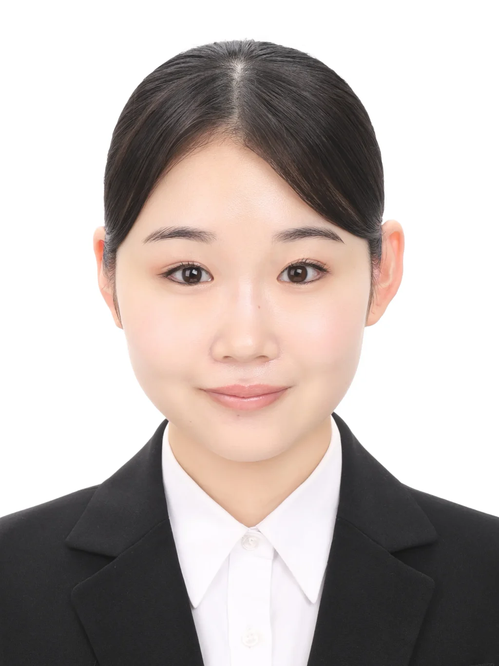 女子就活生のプロがヘアメイクして、撮影指導をした証明写真のアフター