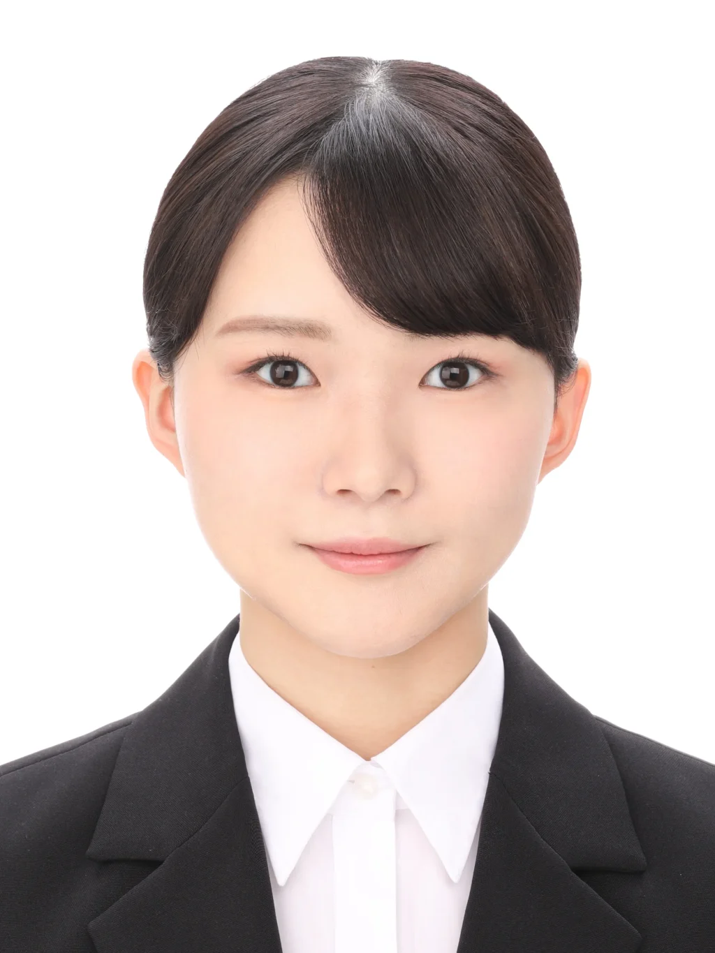 女子就活生のプロがヘアメイクして、撮影指導をした証明写真のアフター