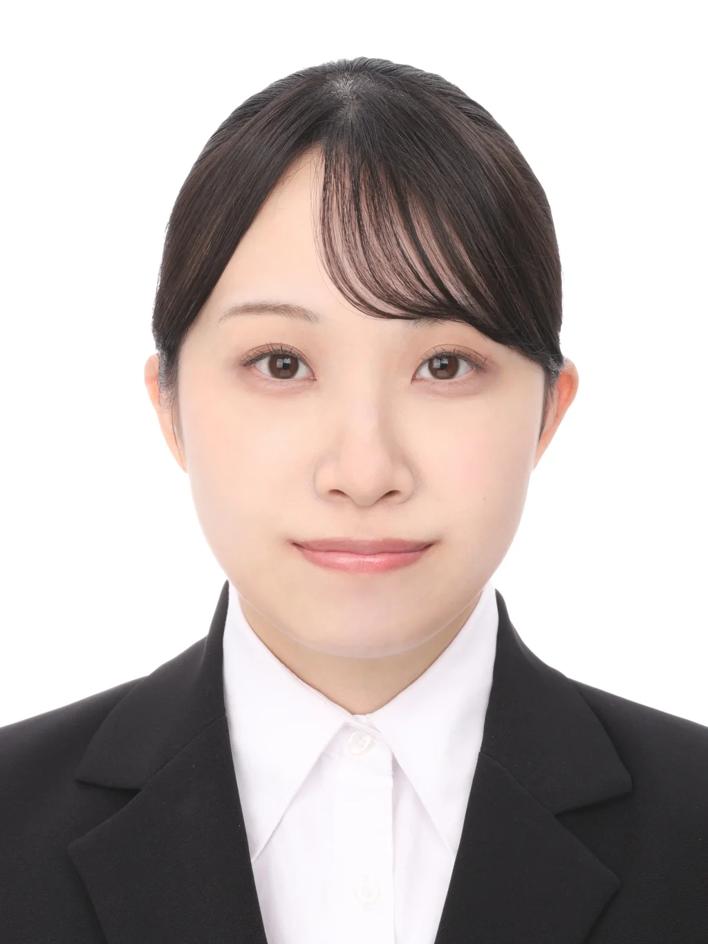 女子就活生のプロがヘアメイクして、撮影指導をした証明写真のアフター