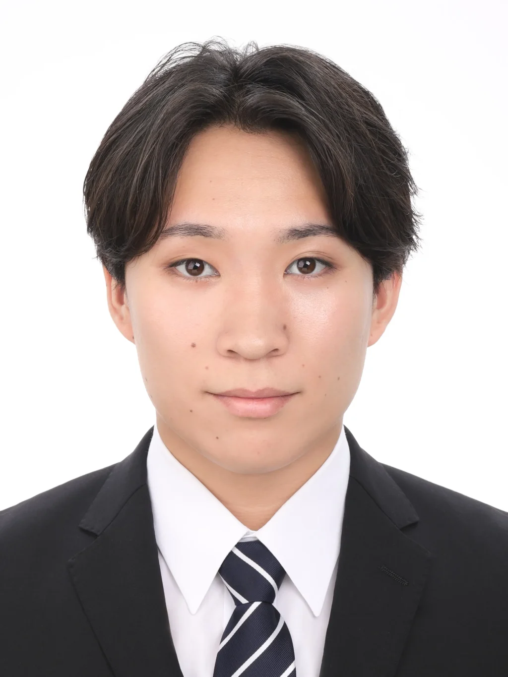 女子就活生のプロがヘアメイクして、撮影指導をした証明写真のアフター