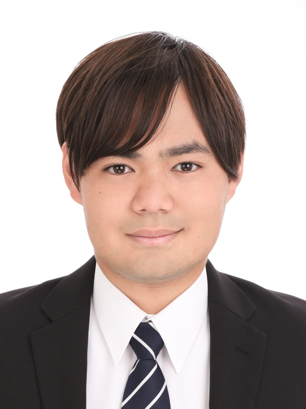 女子就活生の証明写真のビフォー