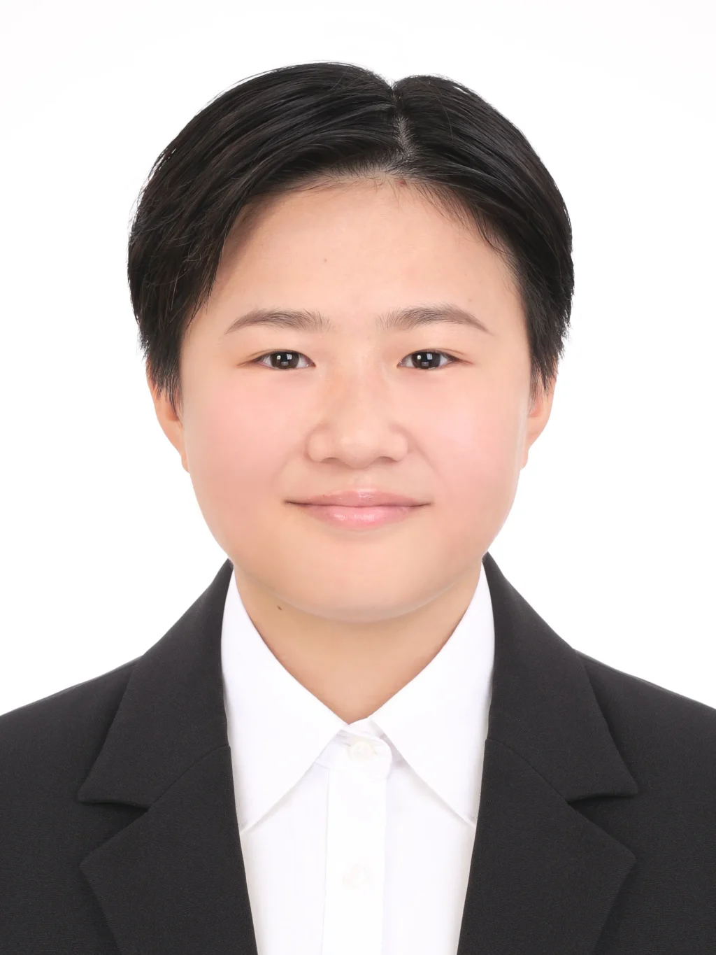 女子就活生のプロがヘアメイクして、撮影指導をした証明写真のアフター