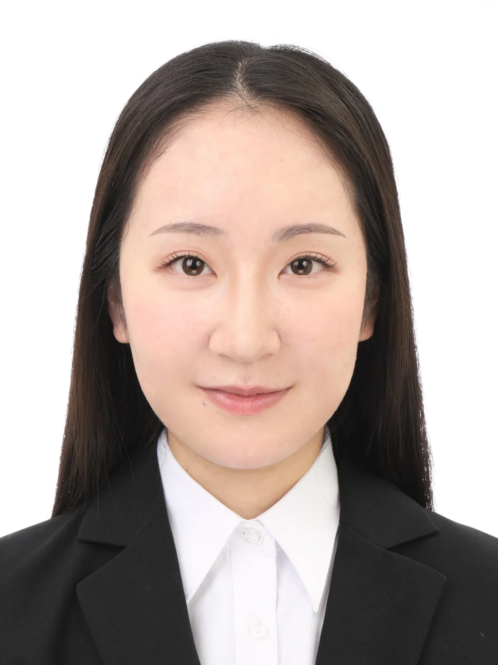 女子就活生のプロがヘアメイクして、撮影指導をした証明写真のアフター