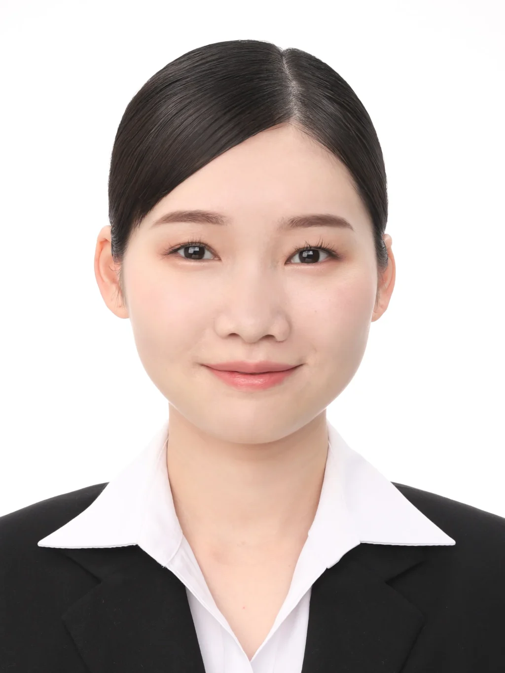 女子就活生のプロがヘアメイクして、撮影指導をした証明写真のアフター