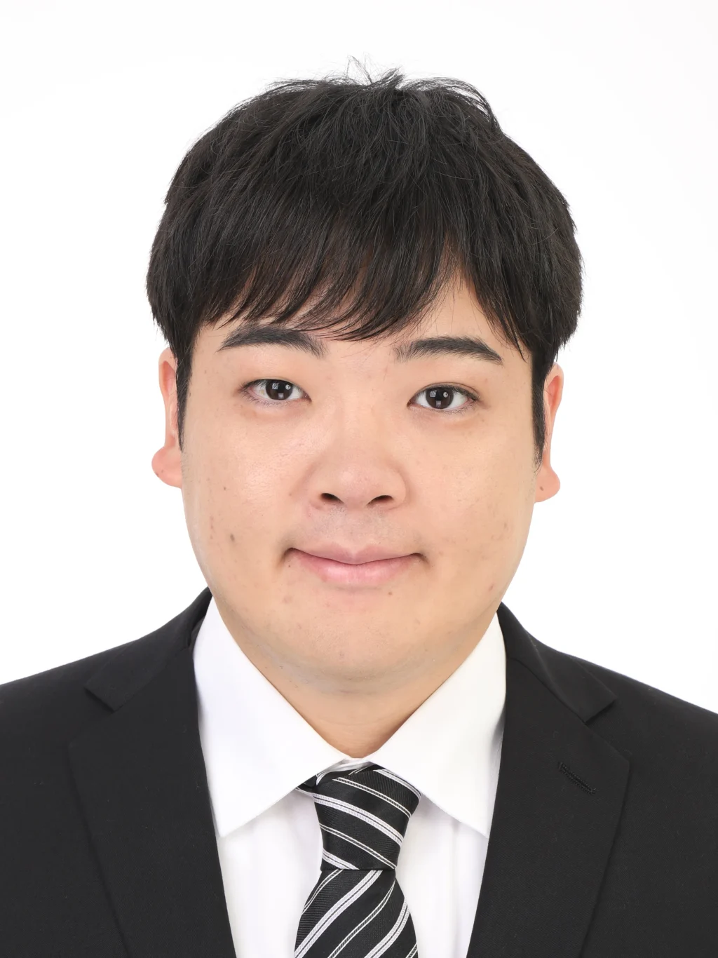 女子就活生の証明写真のビフォー