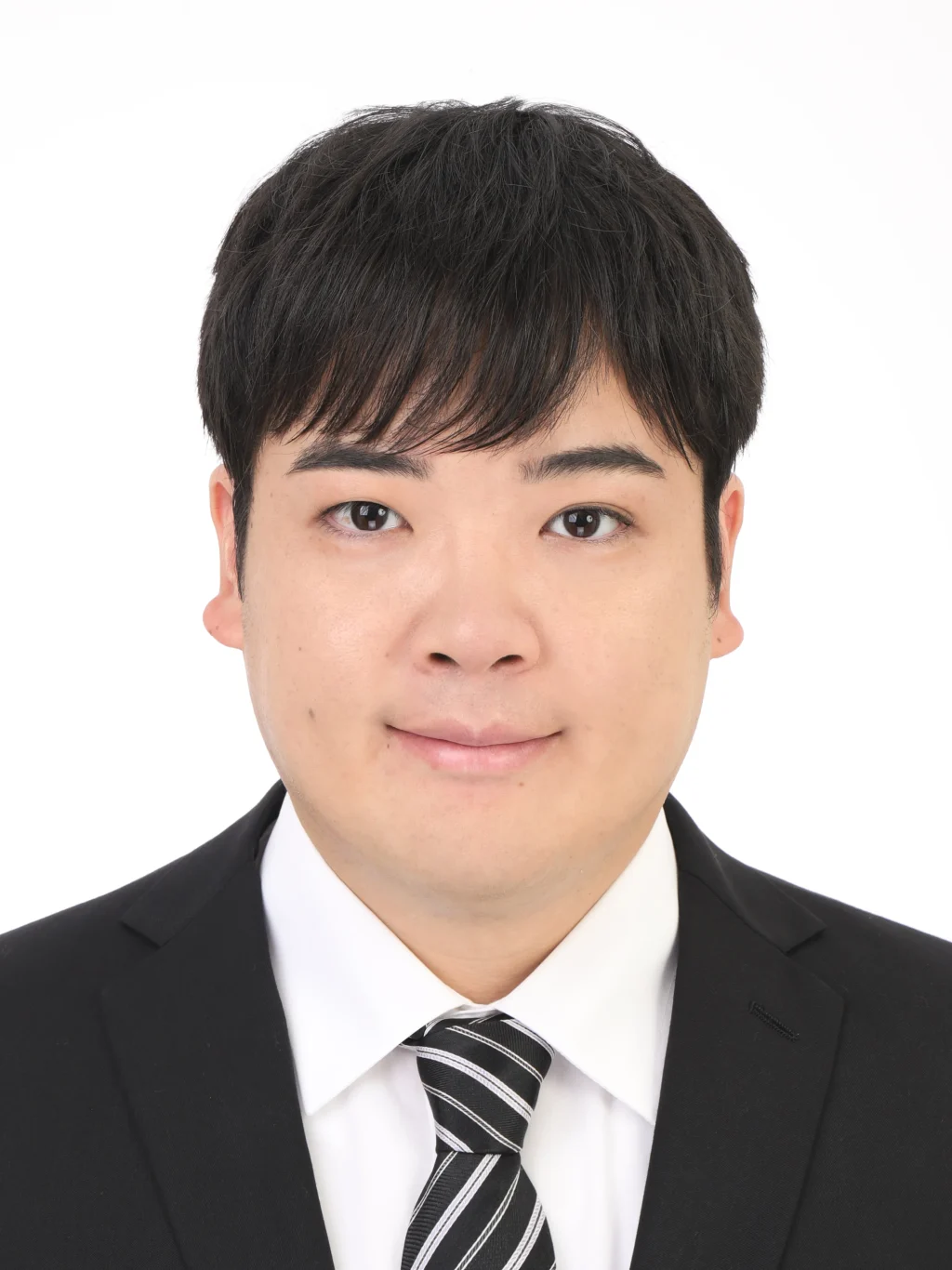 女子就活生のプロがヘアメイクして、撮影指導をした証明写真のアフター