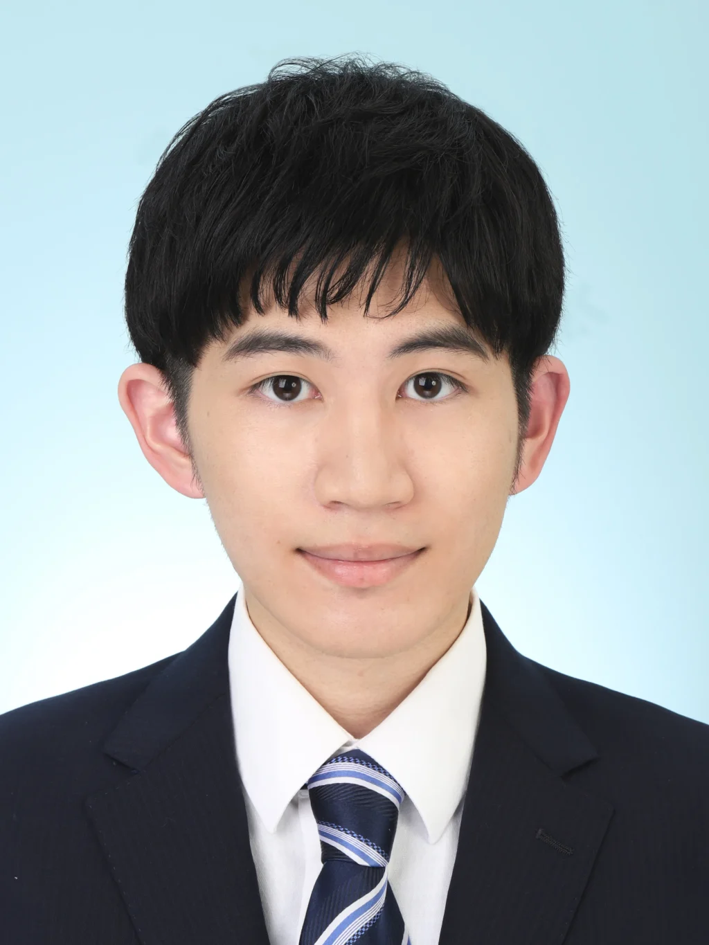 女子就活生のプロがヘアメイクして、撮影指導をした証明写真のアフター