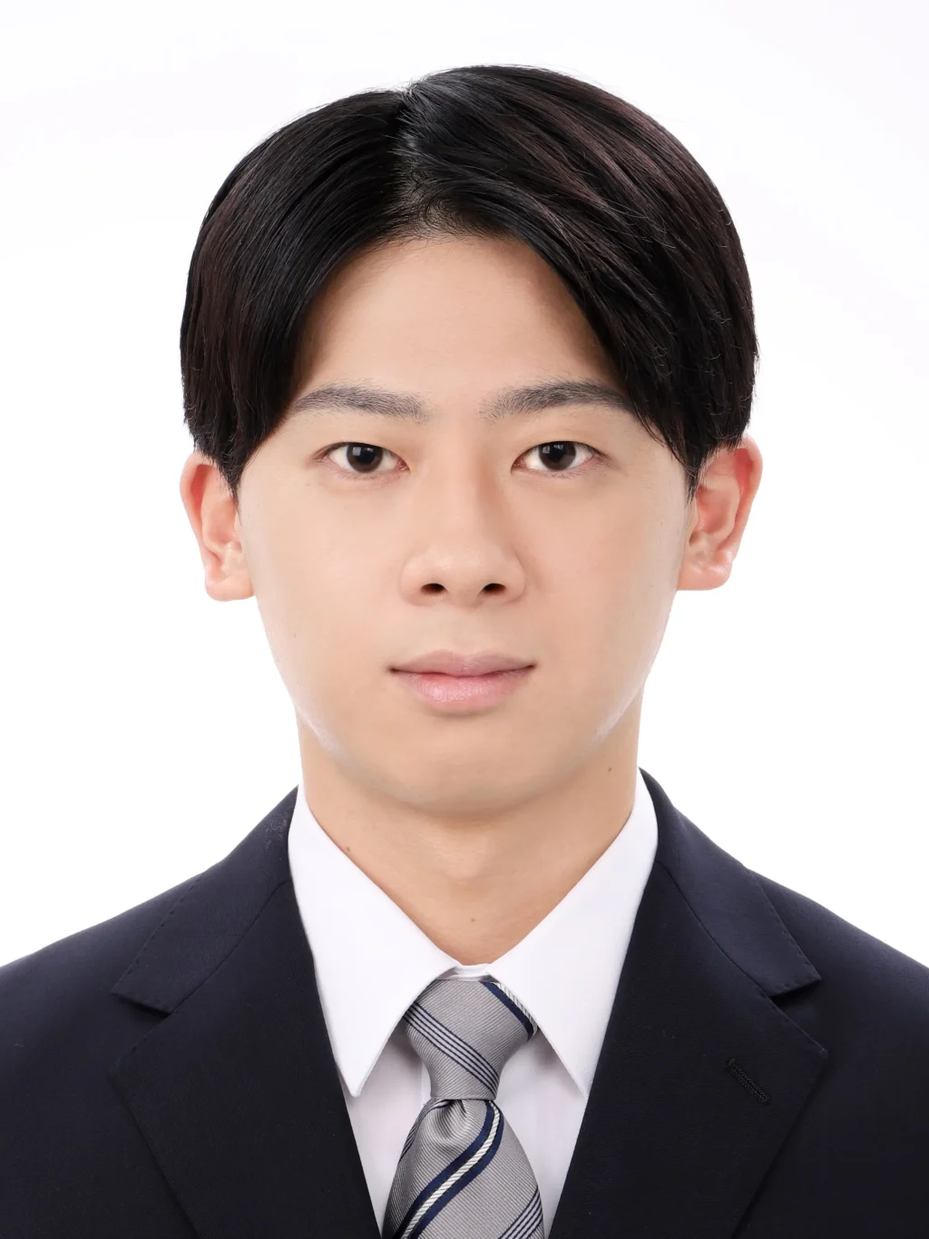 女子就活生のプロがヘアメイクして、撮影指導をした証明写真のアフター