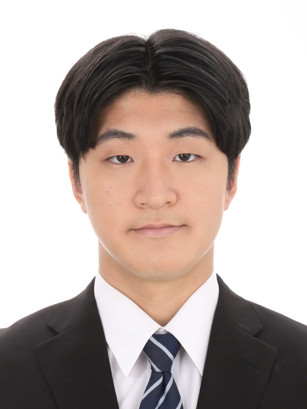 女子就活生の証明写真のビフォー