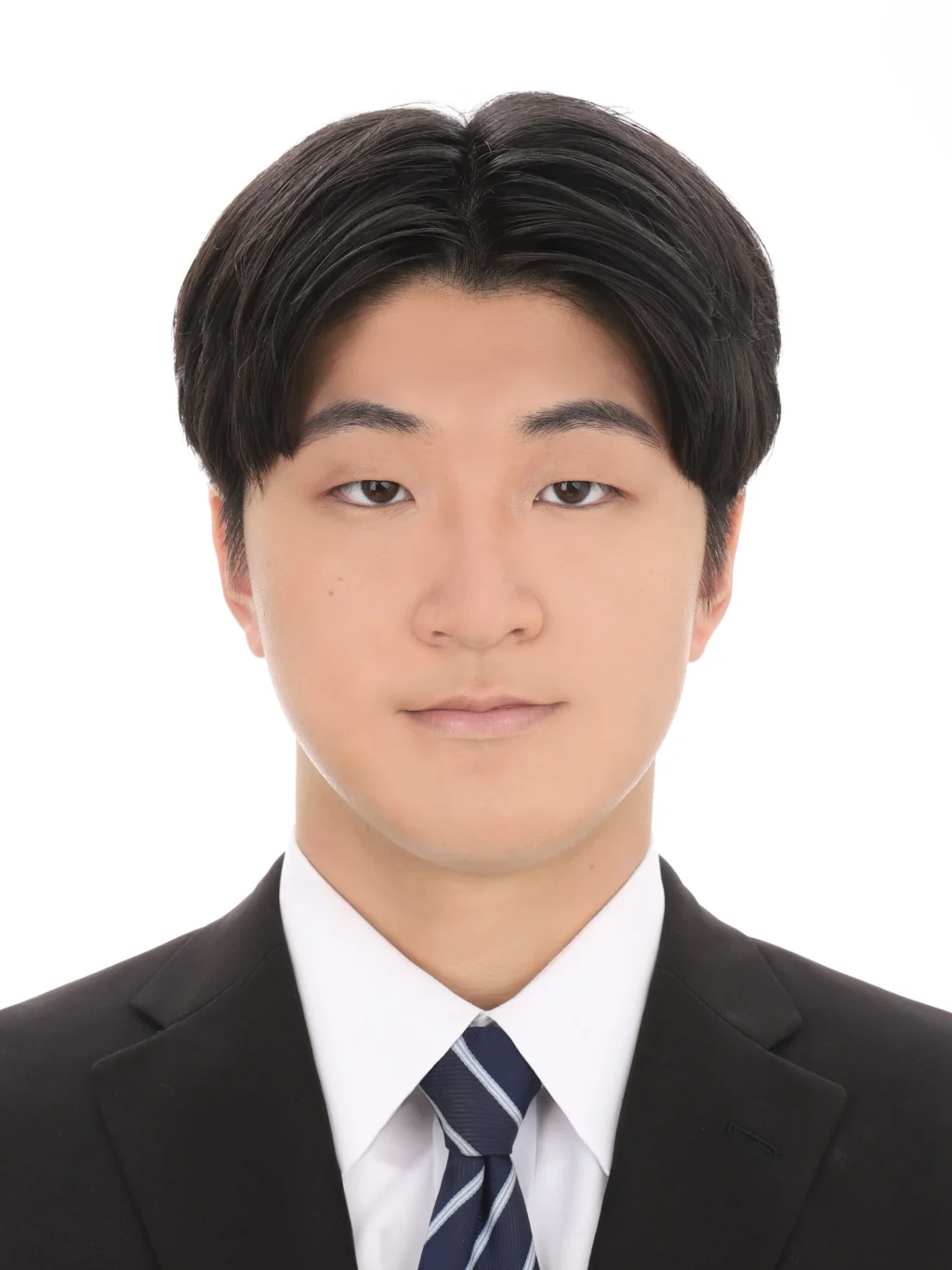 女子就活生のプロがヘアメイクして、撮影指導をした証明写真のアフター