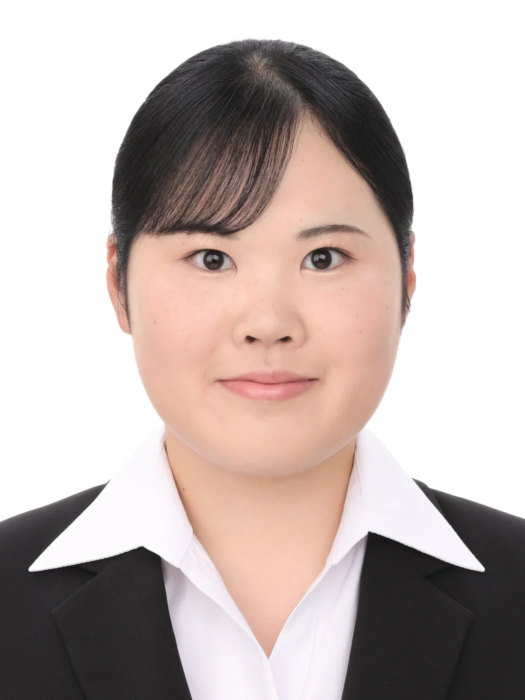 女子就活生のプロがヘアメイクして、撮影指導をした証明写真のアフター