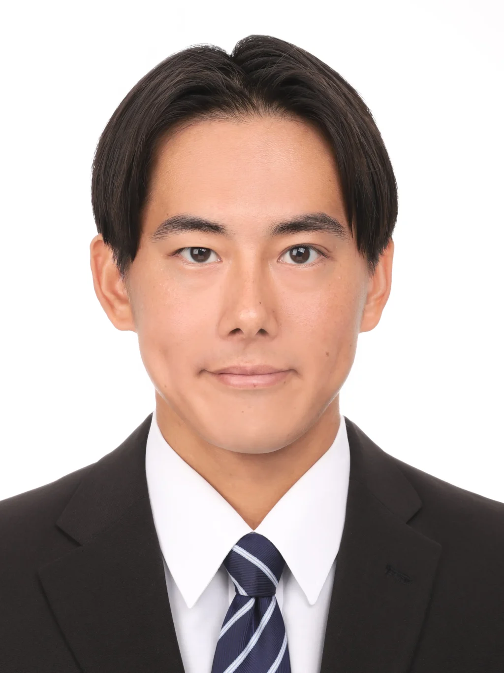 女子就活生のプロがヘアメイクして、撮影指導をした証明写真のアフター