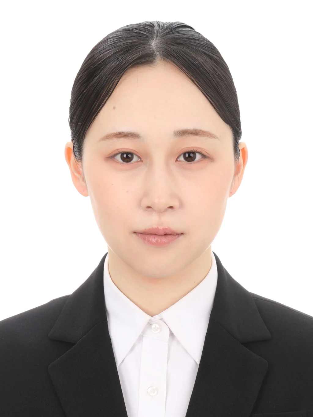 女子就活生の証明写真のビフォー