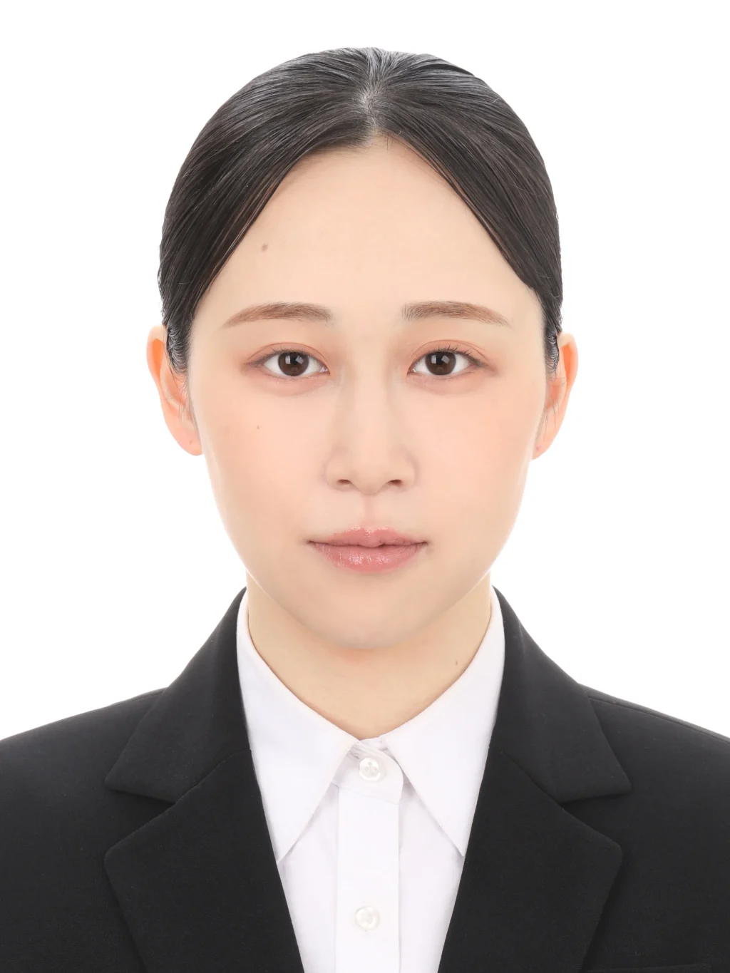 女子就活生のプロがヘアメイクして、撮影指導をした証明写真のアフター