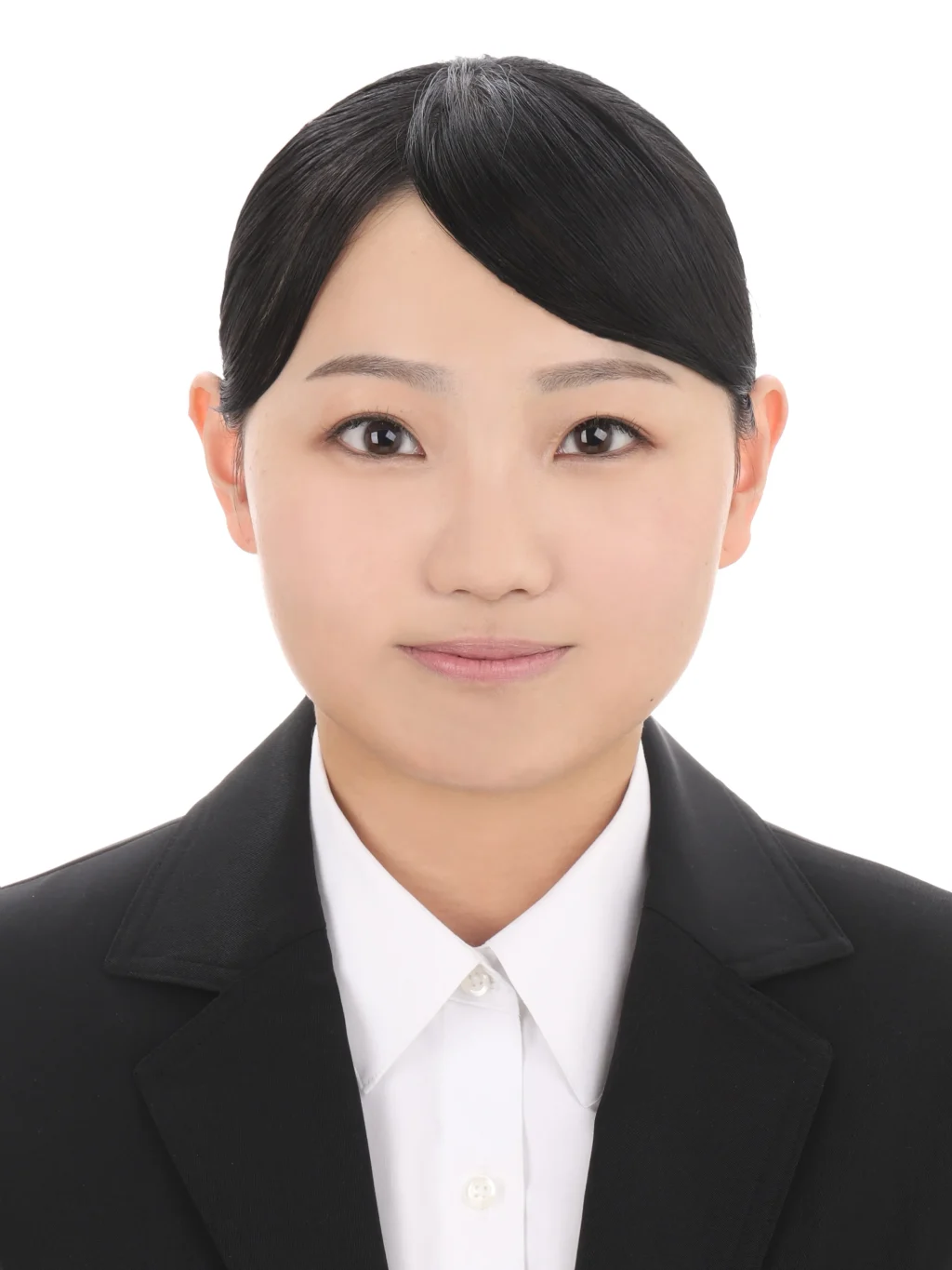 女子就活生のプロがヘアメイクして、撮影指導をした証明写真のアフター